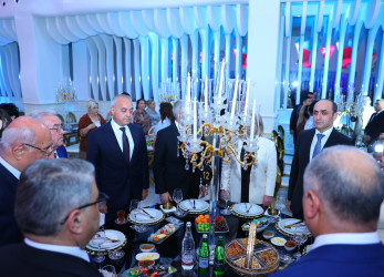 Binəqədi rayonunda “Şəhərsalma və Memarlıq İli” çərçivəsində 15 İyun-Milli Qurtuluş Gününə həsr olunmuş “MİLLİ QURTULUŞDAN BAŞLANAN TƏRƏQQİ VƏ ZƏFƏR YOLU” adlı tədbir keçirildi