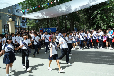 2025-2026-cı tədris ilinin başa çatması münasibətilə Binəqədi rayonunun orta ümumtəhsil müəssisələrində “Son zəng” tədbirləri keçirildi