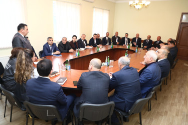 29 Aprel 2025-ci il tarixində Binəqədi Rayon İcra Hakimiyyətinin təşkilatçılığı ilə rayon ərazisində təhlükəsiz tullantıların idarə olunması sisteminin təkmilləşdirilməsi mövzusunda kollegial iclas keçirildi