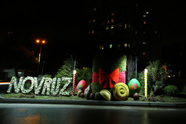 Novruz bayramı ərəfəsində Binəqədi rayonunun prospektləri, küçələri, parkları bayram əhval-ruhiyyəsi ilə bəzədilib