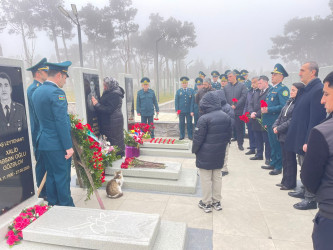 Şəhid Qasımov Abbas Rza oğlunun doğum günü ilə əlaqədar məzarı ziyarət olundu