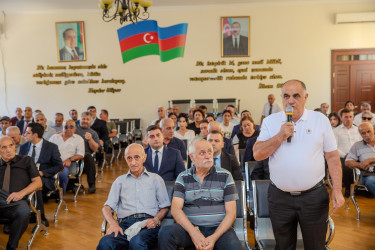 14 avqust 2025-ci il tarixində Binəqədi Rayon İcra Hakimiyyətinin başçısı Elxan Allahverdiyevin 7-ci mikrorayon sakinləri ilə səyyar qəbulu keçirildi