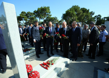 27 Sentyabr Anım Günü ilə əlaqədar ölkəmizin hər yerində olduğu kimi Binəqədi rayonunda da şəhidlərimizin əziz xatirəsi böyük ehtiramla yad edildi