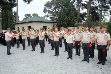 Şəhid Şadmanov Əkrəm Yunus oğlunun şəhadətinin birinci ildönümü ilə əlaqədar 2-ci Fəxri Xiyabanda qəbirüstü abidəsi ziyarət olundu