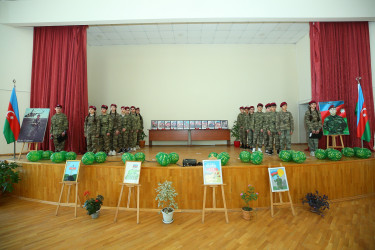 Binəqədi rayonu 179 № li tam orta məktəbdə 2016-cı il Aprel döyüşləri zamanı şəhidlik zirvəsinə ucalmış Emin Bağırovun və Fəxrəddin Qurbanlının anım gününə həsr olunmuş tədbir keçirildi