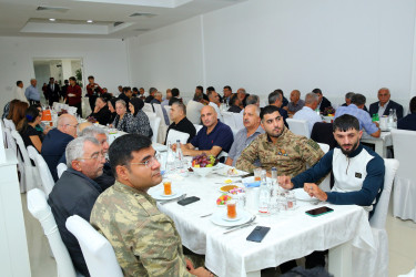 27 Sentyabr- “Anım Günü” ilə əlaqədar Binəqədi Rayon İcra Hakimiyyətinin təşkilatçılığı ilə Heydər Məscidində şəhidlərimizin əziz xatirəsinə ehsan süfrəsi açıldı