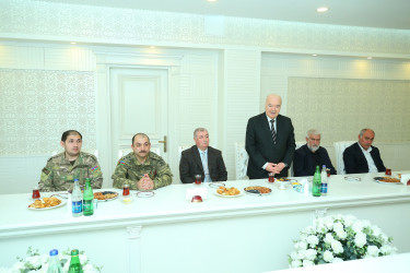 Binəqədi Rayon İcra Hakimiyyətində şəhid ailələri və qazilərlə Aprel döyüşlərinin onuncu ildönümünə həsr edilmiş görüş  keçirildi