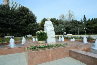 15 aprel 2026-cı il tarixində əməkdar elm xadimi, tibb elmləri doktoru, görkəmli oftolmoloq-alim, akademik Zərifə xanım Əliyevanın əziz xatirəsi  Binəqədi rayon ictimaiyyəti tərəfindən böyük ehtiramla yad edildi