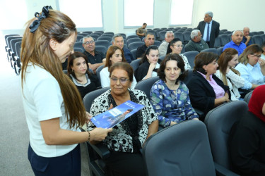 Binəqədi Rayon İcra Hakimiyyəti rəqəmsallaşma sahəsində qəbul edilən yol xəritələri və dövlət proqramlarının icrası istiqamətində vətəndaşlar və yerli qurumlar arasında maarifləndirmə və təşviqat tədbirləri həyata keçirir