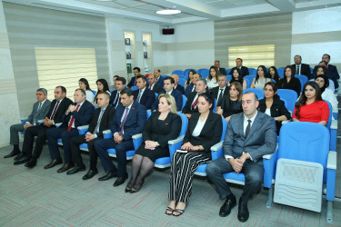 23 iyun 2025-ci il tarixində Binəqədi Rayon İcra Hakimiyyətinin inzibati binasında “23 İyun – Dövlət Qulluqçularının Peşə Bayramı" münasibətilə tədbir keçirildi