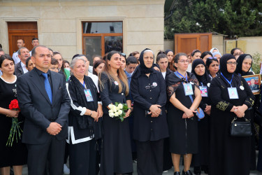 Şəhid Şadmanov Əkrəm Yunus oğlunun şəhadətinin birinci ildönümü ilə əlaqədar 2-ci Fəxri Xiyabanda qəbirüstü abidəsi ziyarət olundu