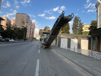 Binəqədi rayonu 7-ci və 8-ci mikrorayonlarda, Dərnəgül yaşayış massivində, Dostluq, Naxçıvani və İ. Dadaşov küçələrində asfalt örtüyünün cari təmiri işləri həyata keçirildi