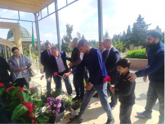 Şəhid Həsənov Nurlan Nadir oğlunun doğum günü ilə əlaqədar məzarı ziyarət olundu