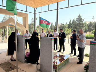 Şəhid Ağayev Rəşad Rövşən oğlunun doğum günü ilə əlaqədar məzarı ziyarət olundu