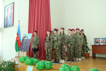 Binəqədi rayonu 179 № li tam orta məktəbdə 2016-cı il Aprel döyüşləri zamanı şəhidlik zirvəsinə ucalmış Emin Bağırovun və Fəxrəddin Qurbanlının anım gününə həsr olunmuş tədbir keçirildi