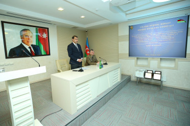 “Binəqədi rayonunda 2025-ci ildə Mülki müdafiə sahəsində görülmüş işlərin yekunları və 2026-cı ildə qarşıda duran vəzifələr” və “Yanğın təhlükəsizliyinin təmin olunmasında Fövqəladə Hallar Nazirliyi, yerli icra hakimiyyəti və özünüidarəetmə orqanlarının birgə fəaliyyəti” mövzusunda rayon müşavirəsi keçirildi