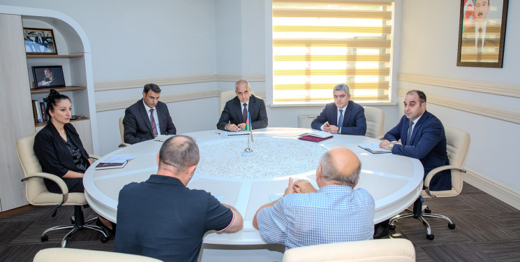 26 avqust 2026-cı il tarixində Binəqədi Rayon İcra Hakimiyyətinin inzibati binasında növbəti dəfə vətəndaşların fərdi qəbulu keçirildi