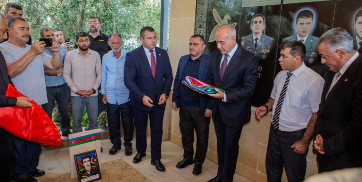 Birinci Qarabağ müharibəsinin itkin şəhidi Akif Cəbrayıl oğlu Qurbanov Binəqədi rayonunun Sulutəpə qəsəbəsində yerləşən Şəhidlər Xiyabanında dəfn olundu