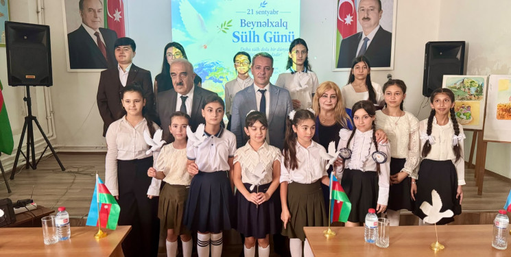 6 № li Uşaq-Gənclər İnkişaf Mərkəzində 21 Sentyabr–Beynəlxalq Sülh Gününə həsr olunmuş  "Sülh, dostluq və həmrəylik naminə” adlı tədbir keçirildi