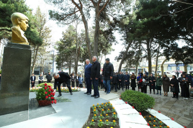 Binəqədi rayonunda Azərbaycan Respublikasının Milli Qəhrəmanı Fərhad Hümbətovun əziz xatirəsinə həsr olunmuş tədbir təşkil edildi