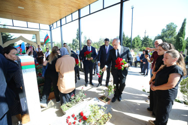 27 Sentyabr Anım Günü ilə əlaqədar ölkəmizin hər yerində olduğu kimi Binəqədi rayonunda da şəhidlərimizin əziz xatirəsi böyük ehtiramla yad edildi