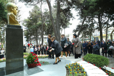 Binəqədi rayonunda Azərbaycan Respublikasının Milli Qəhrəmanı Fərhad Hümbətovun əziz xatirəsinə həsr olunmuş tədbir təşkil edildi