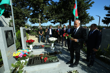 27 Sentyabr Anım Günü ilə əlaqədar ölkəmizin hər yerində olduğu kimi Binəqədi rayonunda da şəhidlərimizin əziz xatirəsi böyük ehtiramla yad edildi