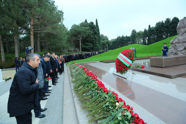 Müasir, müstəqil və qalib Azərbaycanın memarı, xalqımızın Ümummilli Lideri Heydər Əliyevin anım günü ilə əlaqədar Fəxri Xiyabanda məzarı ziyarət olunaraq əziz xatirəsi ehtiramla yad edildi
