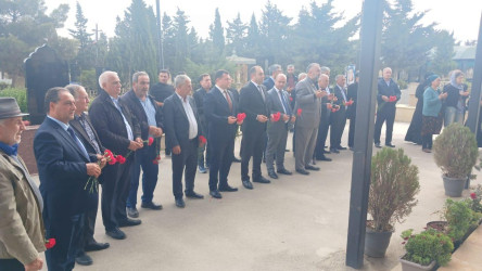 Şəhid Rəhimov Zamin Vahid oğlunun doğum günü ilə əlaqədar məzarı ziyarət olundu