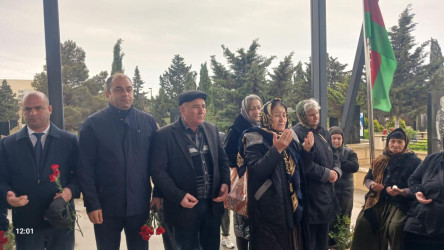 Şəhid Rəhimov Zamin Vahid oğlunun doğum günü ilə əlaqədar məzarı ziyarət olundu