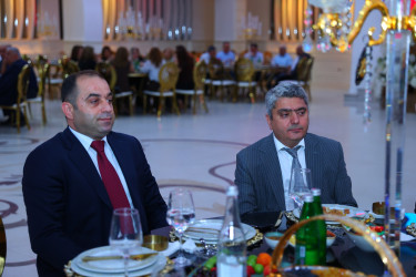 Binəqədi rayonunda “Şəhərsalma və Memarlıq İli” çərçivəsində 15 İyun-Milli Qurtuluş Gününə həsr olunmuş “MİLLİ QURTULUŞDAN BAŞLANAN TƏRƏQQİ VƏ ZƏFƏR YOLU” adlı tədbir keçirildi