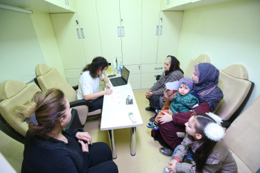Əməkdar elm xadimi, tibb elmləri doktoru, görkəmli oftolmoloq-alim, akademik Zərifə xanım Əliyevanın anadan olmasının 103-cü ildönümü münasibətilə Binəqədi rayonunun Xocasən qəsəbəsində humanitar aksiya həyata keçirildi