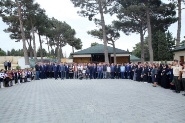 Şəhid Şadmanov Əkrəm Yunus oğlunun şəhadətinin birinci ildönümü ilə əlaqədar 2-ci Fəxri Xiyabanda qəbirüstü abidəsi ziyarət olundu