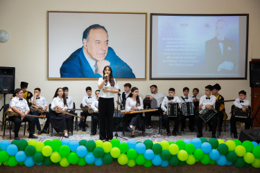 Binəqədi rayonu 276 № li tam orta məktəbdə “Konstitusiya və Suverenlik İli” çərçivəsində 15 İyun–“Milli Qurtuluş Günü”nə həsr olunmuş “Elimin dayağı,yurdumun fəxri” adlı  yaradıcılıq müsabiqəsi laureatlarının yekun konserti keçirildi