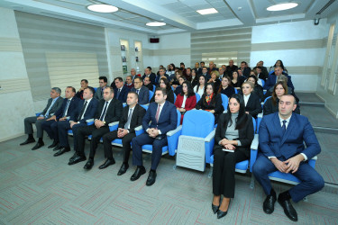 “Konstitusiya və Suverenlik İli” çərçivəsində “Dövlət qulluqçularının etik davranış qaydaları və onların fəaliyyətində insan hüquqları aspekti” mövzusunda məlumat sessiyası keçirildi
