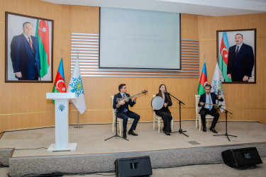 Binəqədi rayonunda Yeni Azərbaycan Partiyasının təsis edilməsinin 33-cü ildönümünə həsr olunmuş “Yeni Azərbaycan Partiyası: Heydər Əliyev dühası və siyasi varislik” mövzusunda tədbir keçirildi