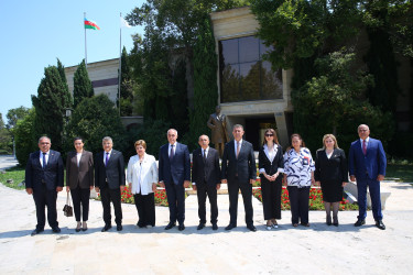 Binəqədi rayonunda “Konstitusiya və Suverenlik İli” çərçivəsində “Qərbi Azərbaycan İrsi: Ermənistanda azərbaycanlılara məxsus qəbiristanlıqların sistemli qaydada dağıdılmasının nəticələri və beynəlxalq hüquqi məsuliyyətə dair” hesabat və materiallar kitabının I cildinin təqdimat mərasimi keçirildi