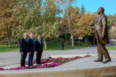 Binəqədi rayonunda Yeni Azərbaycan Partiyasının təsis edilməsinin 33-cü ildönümünə həsr olunmuş “Yeni Azərbaycan Partiyası: Heydər Əliyev dühası və siyasi varislik” mövzusunda tədbir keçirildi