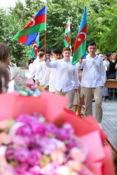 2024-2025-ci tədris ilinin başa çatması münasibətilə Binəqədi rayonunun orta ümumtəhsil müəssisələrində 14 iyun 2025-ci il tarixində “Son zəng” tədbirləri keçirildi