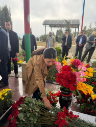 Şəhid Qasımov Şəhriyar Vəzir oğlunun şəhadətinin ildönümü ilə əlaqədar məzarı ziyarət olundu