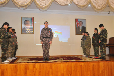 Binəqədi rayonu 135 nömrəli tam orta məktəbdə 8 Noyabr - Zəfər gününə həsr edilmiş “Qəhrəmanların izi ilə” adlı tədbir keçirildi