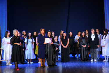 11 oktyabr - "Beynəlxalq Qızlar Günü"nə həsr olunan "Kaman Səsi" tamaşa sərgi kompozisiyası təqdim edildi
