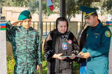8 Noyabr- “Zəfər Günü”nün beşinci ildönümü ilə əlaqədar ölkəmizin hər yerində olduğu kimi Binəqədi rayonunda da şəhidlərimizin əziz xatirəsi böyük ehtiramla yad edildi