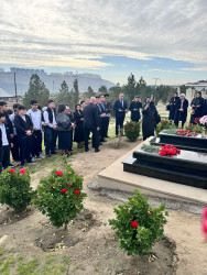 Şəhid Hüseynov Həci Kərim oğlunun şəhadətinin ildönümü ilə əlaqədar məzarı ziyarət edildi