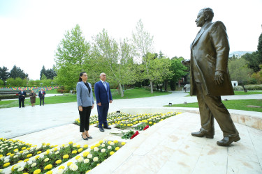 YAP Binəqədi rayon təşkilatı Ümummilli lider Heydər Əliyevin anadan olmasının 103-cü ildönümünə həsr olunmuş “Ulu öndərin tarixi missiyası – zəfərə aparan yol” adlı tədbir keçirdi