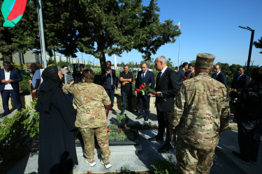 27 Sentyabr Anım Günü ilə əlaqədar ölkəmizin hər yerində olduğu kimi Binəqədi rayonunda da şəhidlərimizin əziz xatirəsi böyük ehtiramla yad edildi
