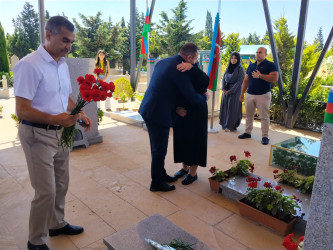 Şəhid Bağırov Elçin Yunus oğlunun doğum günü ilə əlaqədar məzarı ziyarət olundu
