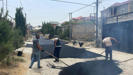 Binəqədi rayonunda abadlıq-quruculuq işləri çərçivəsində Xocəsən qəsəbəsində uzunluğu 350 metr, eni 6 metr olan "Şəfəq" küçəsinə asfalt örtüyük çəkildi