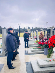 Şəhid Şükürov Anar Mehman oğlunun doğum günü ilə əlaqədar məzarı ziyarət olundu