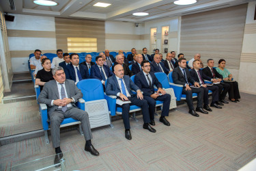 Binəqədi Rayon İcra Hakimiyyətində mövcud hava şəraiti ilə əlaqədar əhali arasında narahatlığa səbəb olan problemlərin operativ həlli məqsədi ilə qurumlar arasında koordinasiyanın daha operativ təşkili ilə bağlı müşavirə keçirildi
